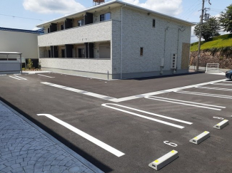 駐車場があるので、車を買う予定の方も安心です