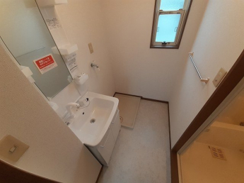 コンパクトで使いやすい洗面所