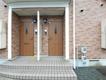 毎日通るエントランスはこのようになっています