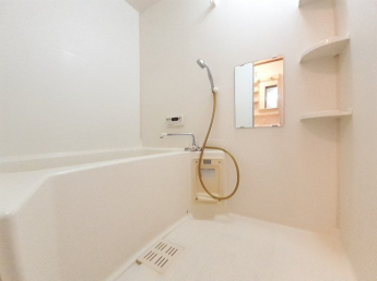 落ち着いた空間のお風呂です