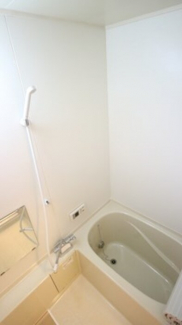 日々の疲れを癒すお風呂付です