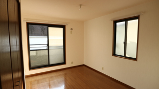 使い勝手のいい洋室です