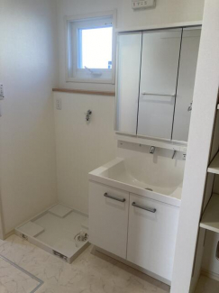 西条市小松町新屋敷の中古一戸建ての画像