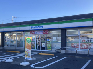 ファミリーマート西条小松新屋敷店まで310m