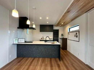 松山市空港通６丁目の中古一戸建ての画像