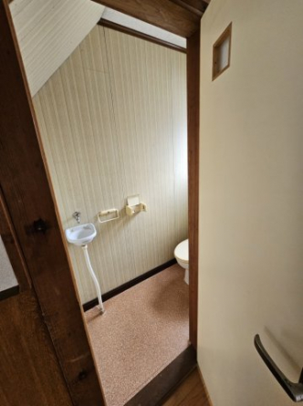 手洗いも付いています