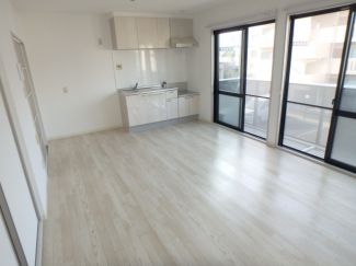 毎日朝日が射し込む東向き