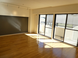 【居間・リビング】