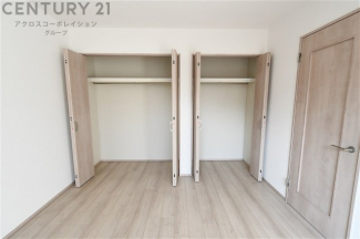 衣類やアクセサリー、小物類の収納が便利で整理整頓がしやすく、部屋の美観を保ちつつ、スペースを最大限に活用できます。衣服のしわやダメージを防ぎ、長持ちさせることができます。