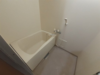 ゆったり過ごせるお風呂です