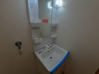 忙しい朝には欠かせない洗面所です