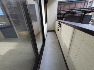 落ち着いた時間を過ごせるバルコニーです