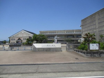 松山市立福音小学校まで532m