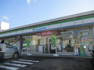 ファミリーマート松山松末店まで518m