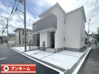 前面道路含む現地写真です