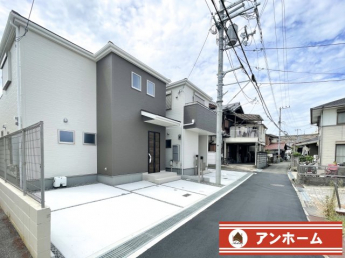 前面道路含む現地写真です