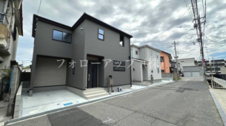 前面道路含む現地写真です