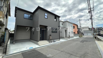 前面道路含む現地写真です