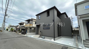 前面道路含む現地写真です