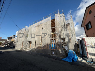 前面道路含む現地写真です