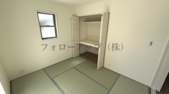 畳の上でゆっくりとくつろげる和室です