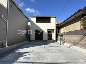 前面道路含む現地写真です