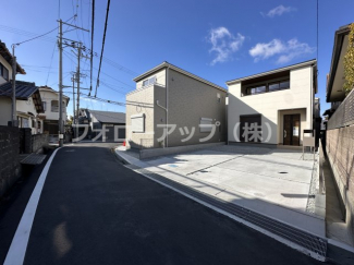 前面道路含む現地写真です