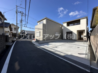 前面道路含む現地写真です