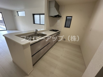 コンパクトなキッチンで掃除もラクラク