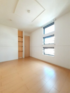 内装は落ち着いています