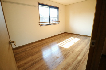 こちらのリビングで趣味の時間をお楽しみください