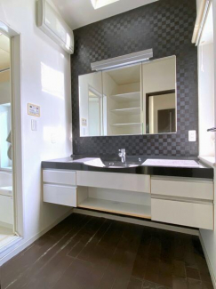 松山市中村４丁目の中古一戸建ての画像