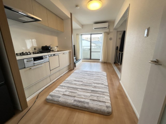 こちらのリビングで趣味の時間をお楽しみください