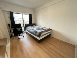 ゆったりした洋室です