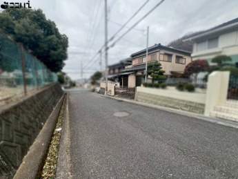 【前面道路含む現地写真】