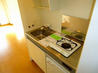 コンパクトなキッチンで掃除もラクラク