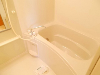 ゆったり過ごせるお風呂です