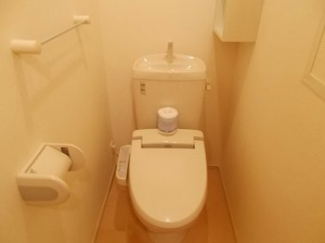 ゆったりとした空間のトイレです