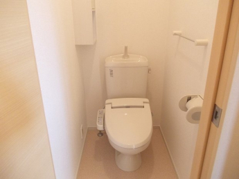 コンパクトで使いやすいトイレです