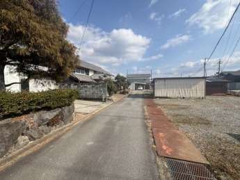 【前面道路含む現地写真】