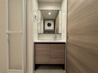 独立洗面台、朝の身支度には欠かせません