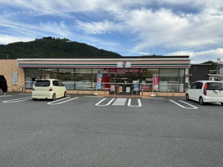 セブンイレブン大洲中央病院前店まで659m