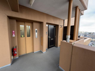 松山市立みどり小学校まで758m