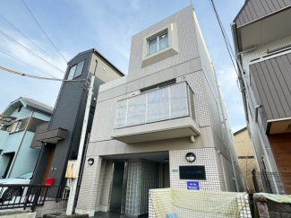 落ち着いた雰囲気の外観です