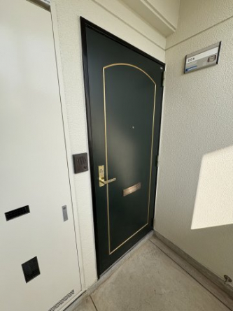 毎日通る玄関はこちらです