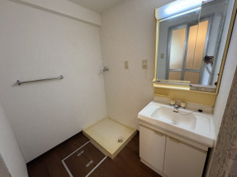 使いやすい独立洗面台です