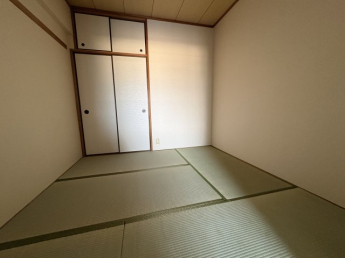 フローリングだけでなく、和室もあります