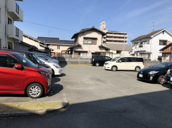 駐車場に車を止められます