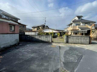 敷地面積100坪越の広々敷地。