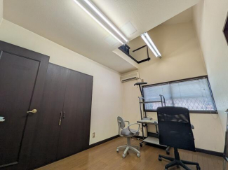 ２階北東側洋室